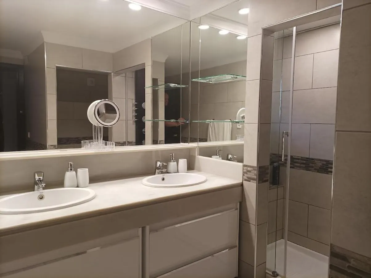 Large 2 Bed Apt Puerto Banus Marina Private Parking Appartement Marbella