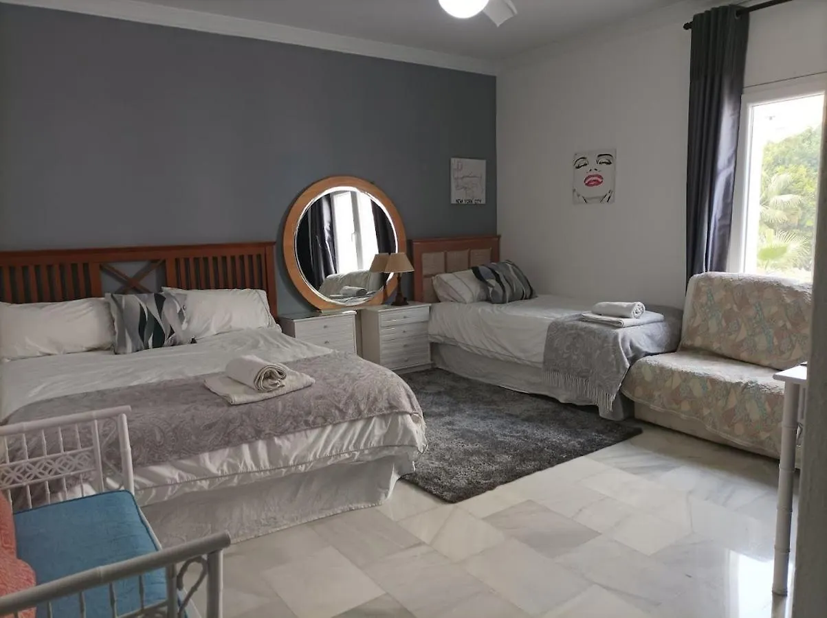 Large 2 Bed Apt Puerto Banus Marina Private Parking Appartement Marbella 0*,  Spanje
